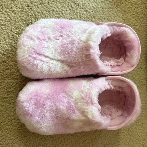 Crocs pink and white Fuzzy Tie-dye - Picture 1 of 2